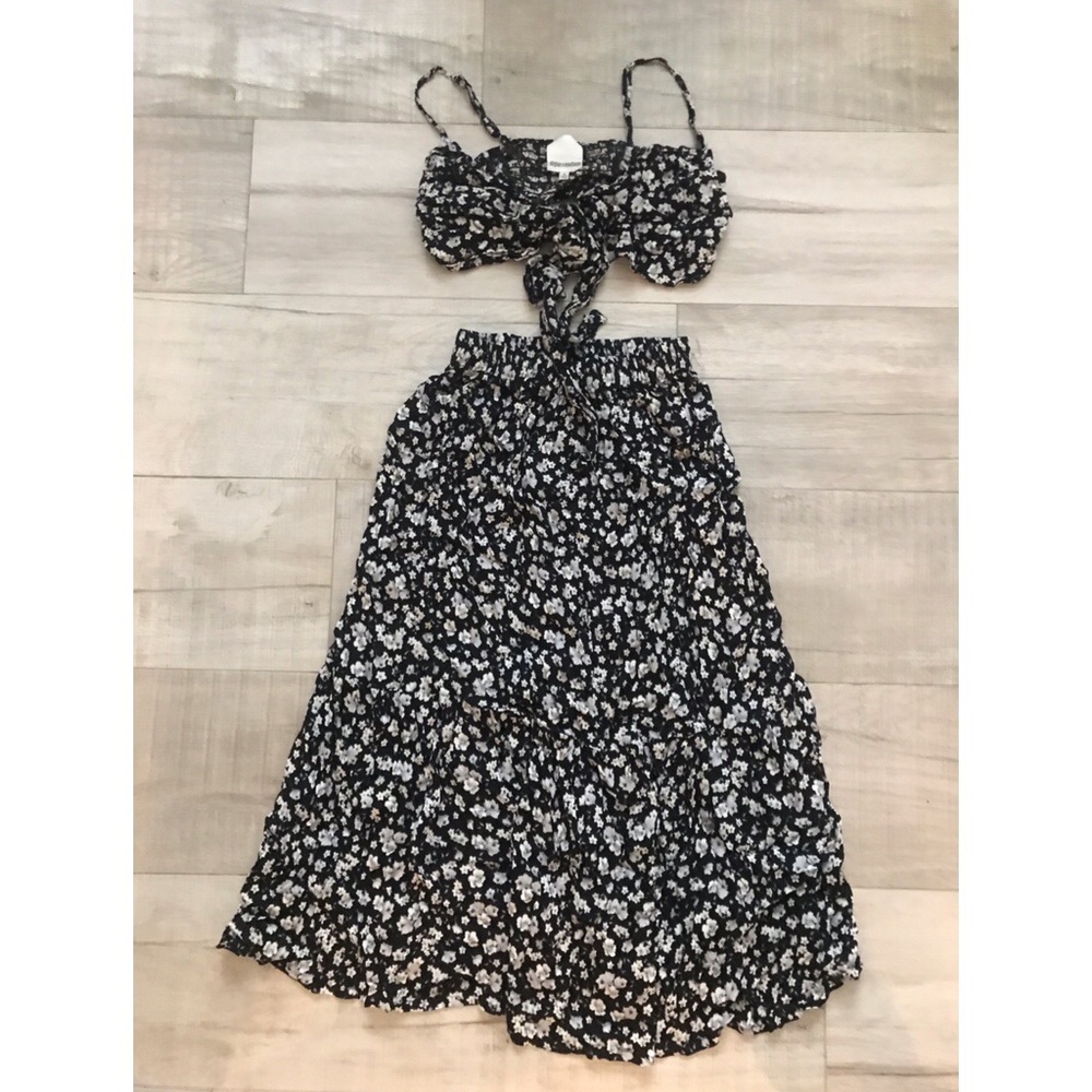 Beautiful two piece daisy set